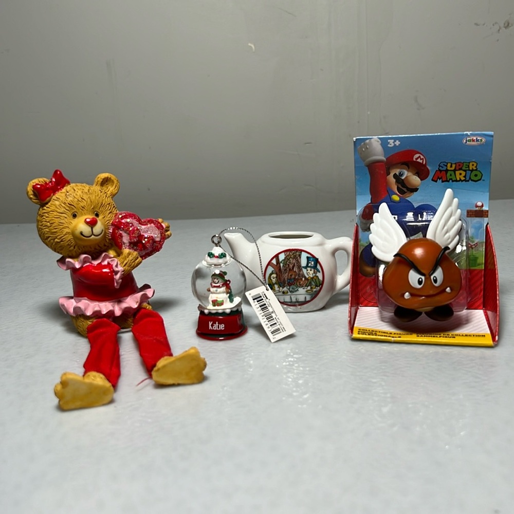 Assorted Vintage Items Four Items